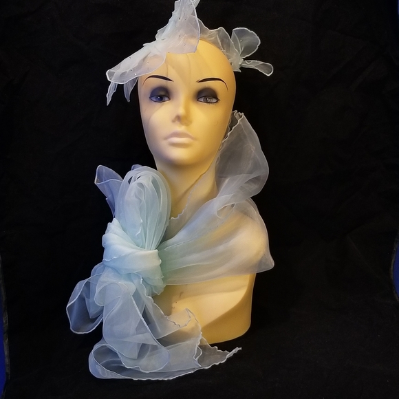 Organza Pull Thru Shawl - Picture 2 of 11